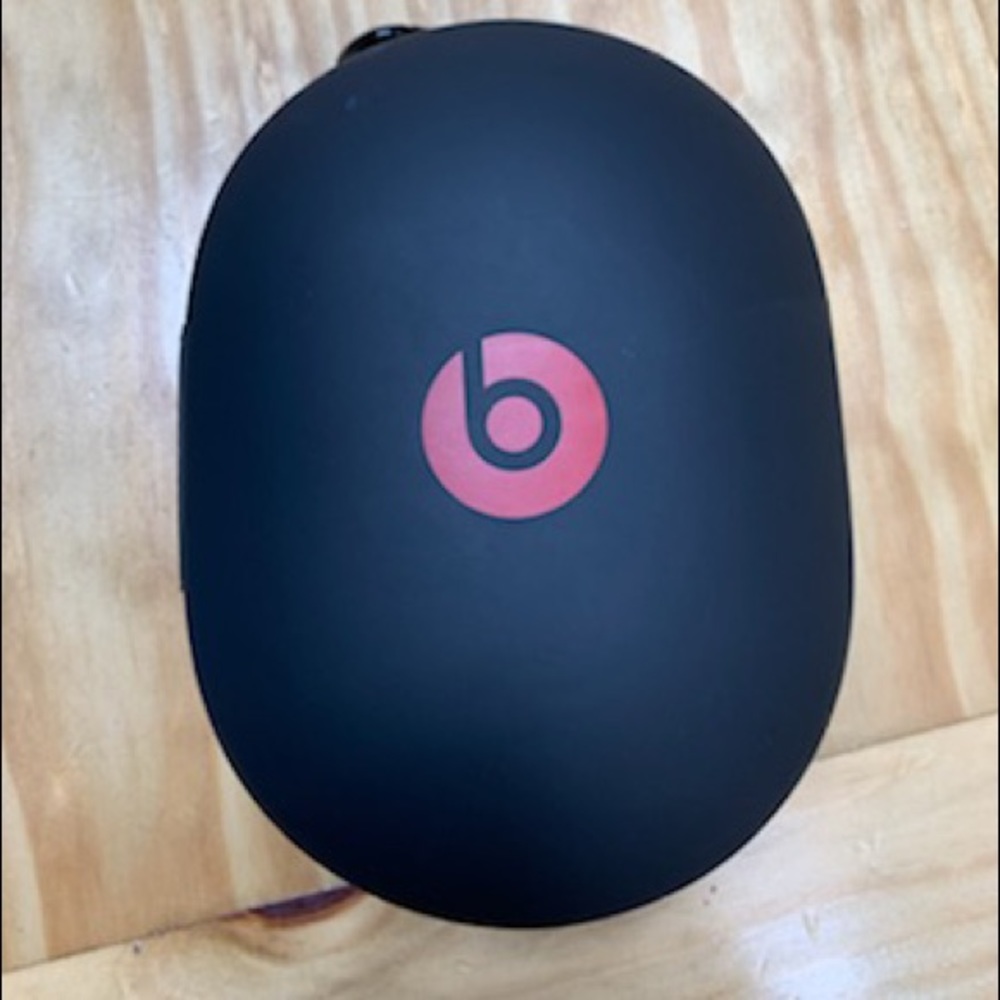 Beats by Dr. Dre Studio 3 wireless